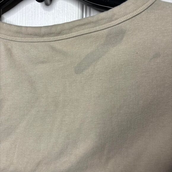 Cotton On Large Minimalist Burnt Orange & Cream Graphic Crop T-Shirt Beige - Picture 5 of 8